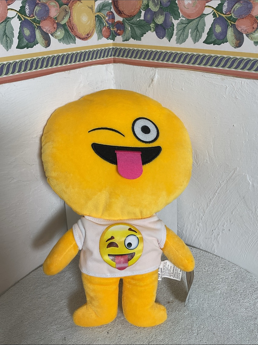 Top Trenz Emojicon Winking Tongue Out Emoji Plush Stuffed Toy W/Tag
